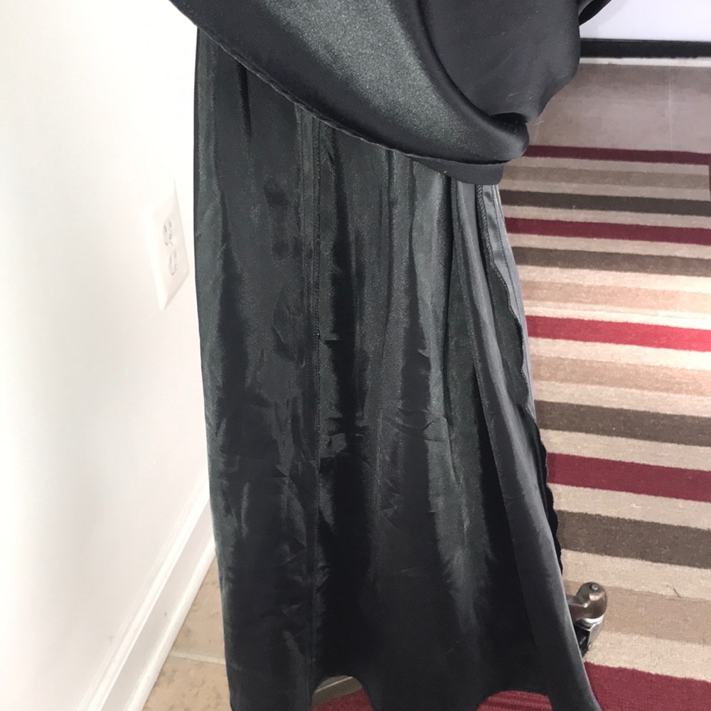 Gorgeous Basic Black Full Length Gown - image 7